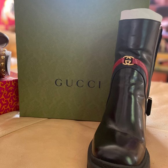 Gucci Black Ankle Boots with Interlocking G - Picture 4 of 9